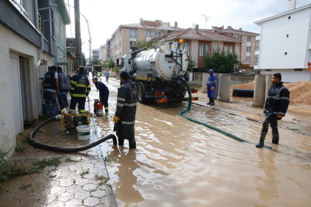 Foto - Şehirde sağanak yağış! Zor anlar