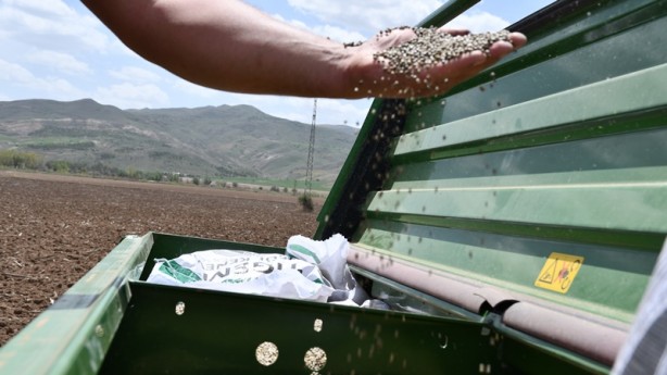 Foto - Şehirde tarihi gün! Toprakla buluşturuldu