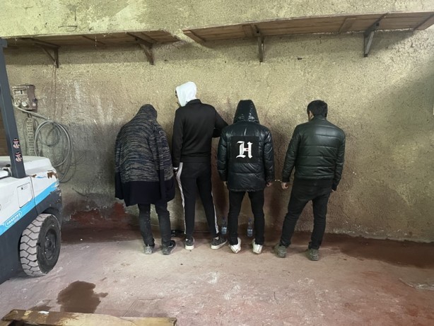 Foto - Şehirde yaklaşık 3 ton sahte içki ele geçirildi