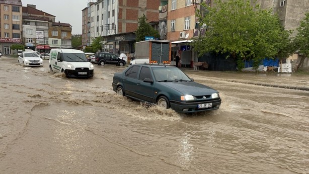 Foto - Şehirde zor anlar!
