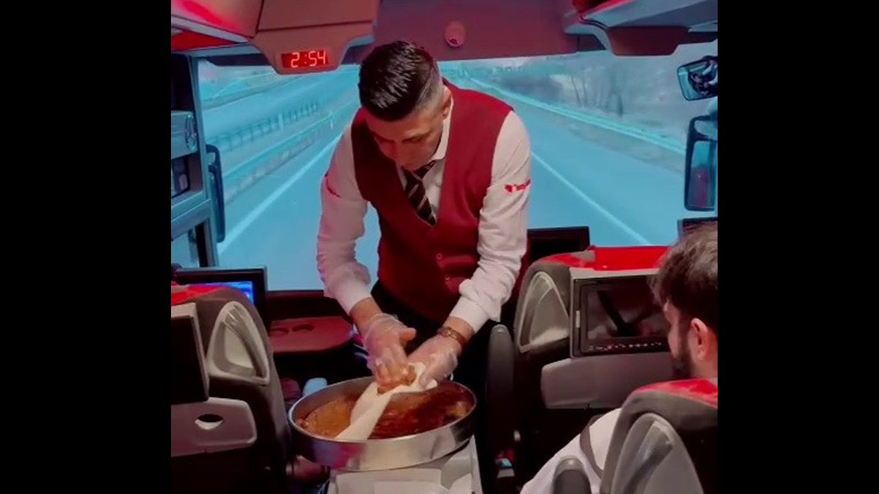 Foto - Şehirlerarası yolcu otobüslerinde ikramlıklar değişti! Kek ve çay gitti bakın yerine ne geldi