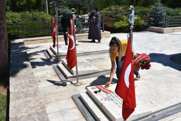 Foto - Şehit ailelerinin hüzünlü bayram arifesi