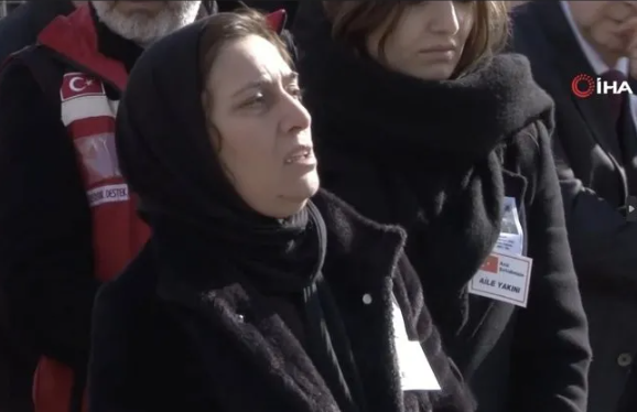 Foto - Şehit annesinden Özgür Özel’e tepki! "Hangi yüzle buraya geliyorsun"