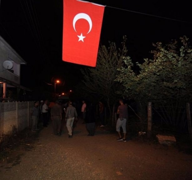 Foto - Şehit askerlerin evine ateş düştü