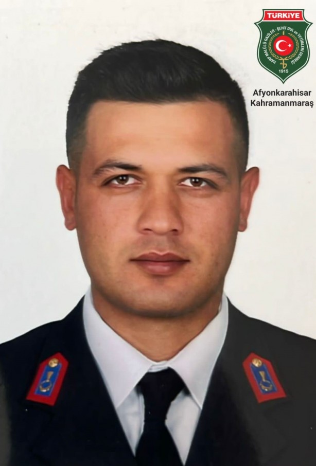 Foto - Şehit Astsubay Mustafa Tatlı gözyaşlarıyla son yolculuğuna uğurlandı!