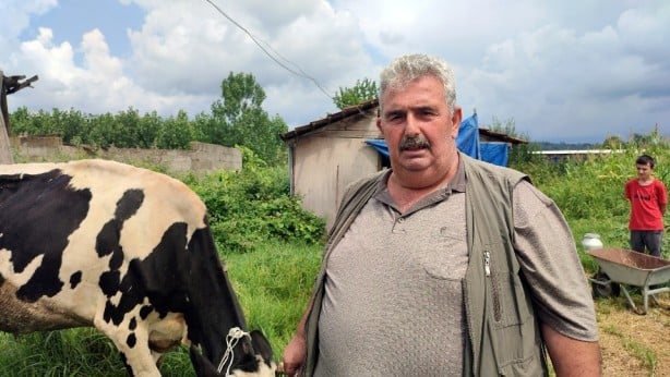 Foto - Şehit babasından yangında provokatörlük yapan sanatçı bozuntularını utandıracak hareket!