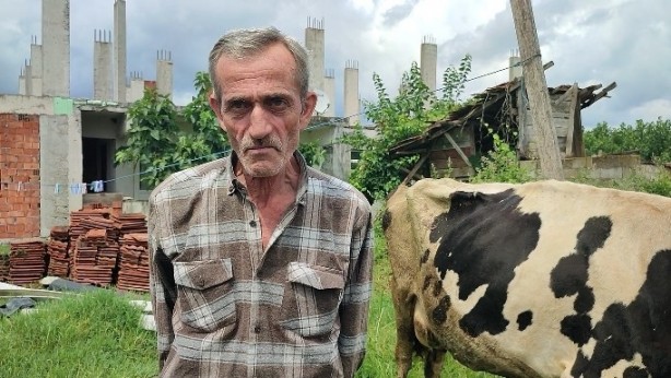 Foto - Şehit babasından yangında provokatörlük yapan sanatçı bozuntularını utandıracak hareket!