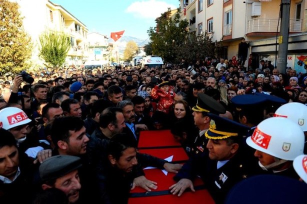 Foto - Şehit çocuklarının babalarına son vedası yürekleri dağladı