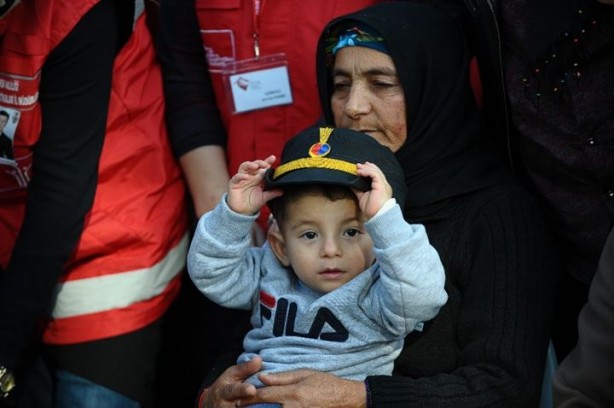 Foto - Şehit çocuklarının babalarına son vedası yürekleri dağladı