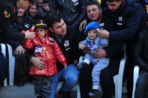 Foto - Şehit çocuklarının babalarına son vedası yürekleri dağladı