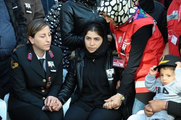 Foto - Şehit çocuklarının babalarına son vedası yürekleri dağladı