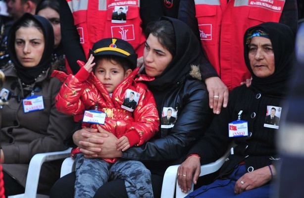 Foto - Şehit çocuklarının babalarına son vedası yürekleri dağladı