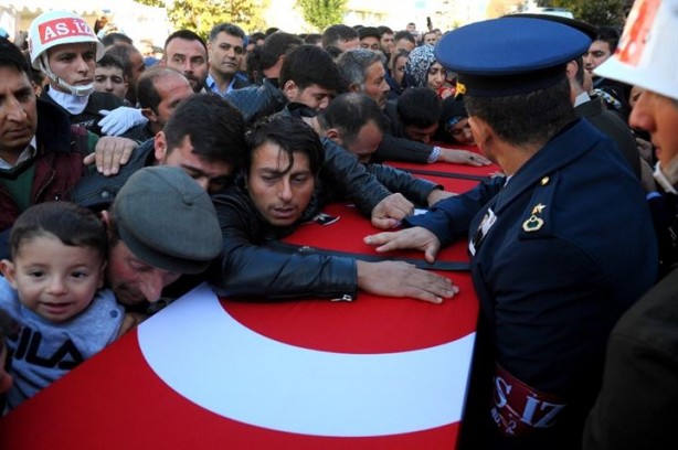 Foto - Şehit çocuklarının babalarına son vedası yürekleri dağladı