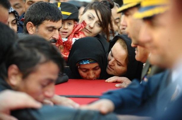 Foto - Şehit çocuklarının babalarına son vedası yürekleri dağladı