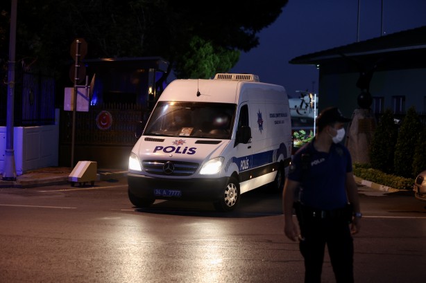 Foto - Şehit edilen emniyet müdür yardımcısının naaşı İstanbul'a getirildi
