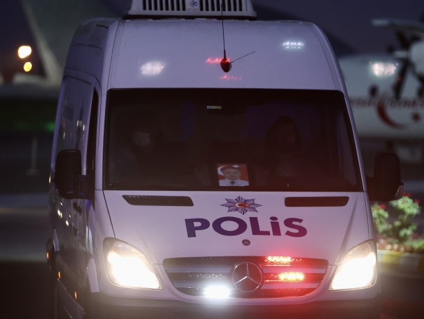 Foto - Şehit edilen emniyet müdür yardımcısının naaşı İstanbul'a getirildi