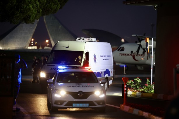 Foto - Şehit edilen emniyet müdür yardımcısının naaşı İstanbul'a getirildi