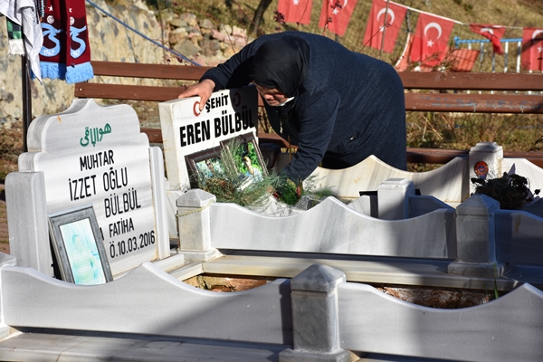 Foto - Şehit Eren Bülbül'ün annesi oğlunun hayatını anlatan filmi böyle yorumladı