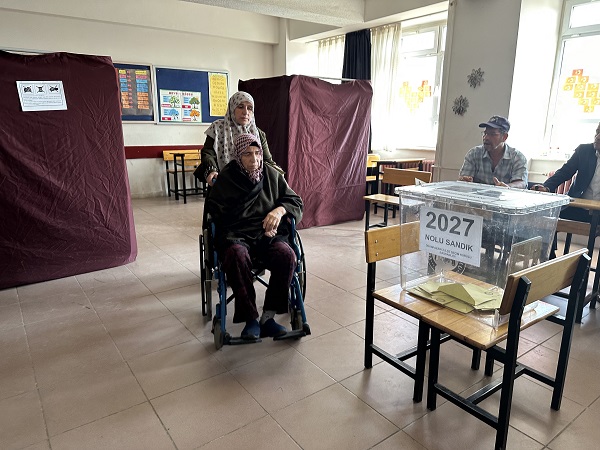 Foto - Şehit eşi sandığa böyle taşındı