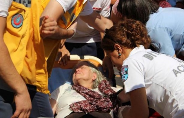 Foto - Şehit eşinin yanına yattı