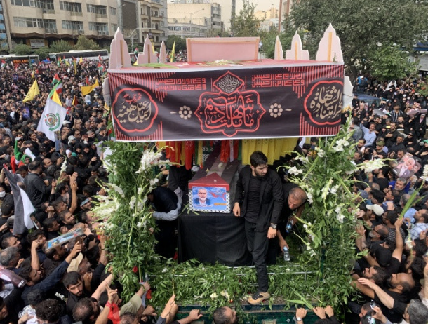 Şehit İsmail Haniye için Tahran'da cenaze töreni