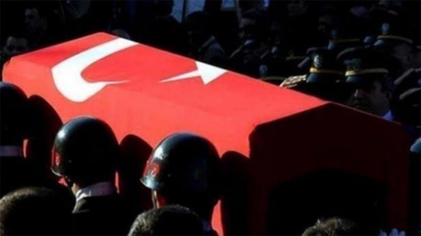 Şehit mezarında hırsızlık! 'Bunu yapan insan olamaz'
