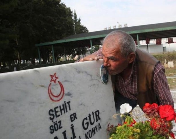 Foto - Şehit mezarında hırsızlık! 'Bunu yapan insan olamaz'