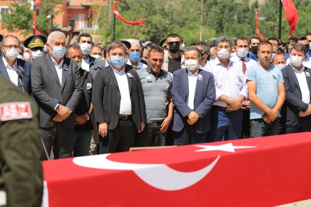 Foto - Şehit Piyade Uzman Çavuş, son yolculuğuna uğurlandı