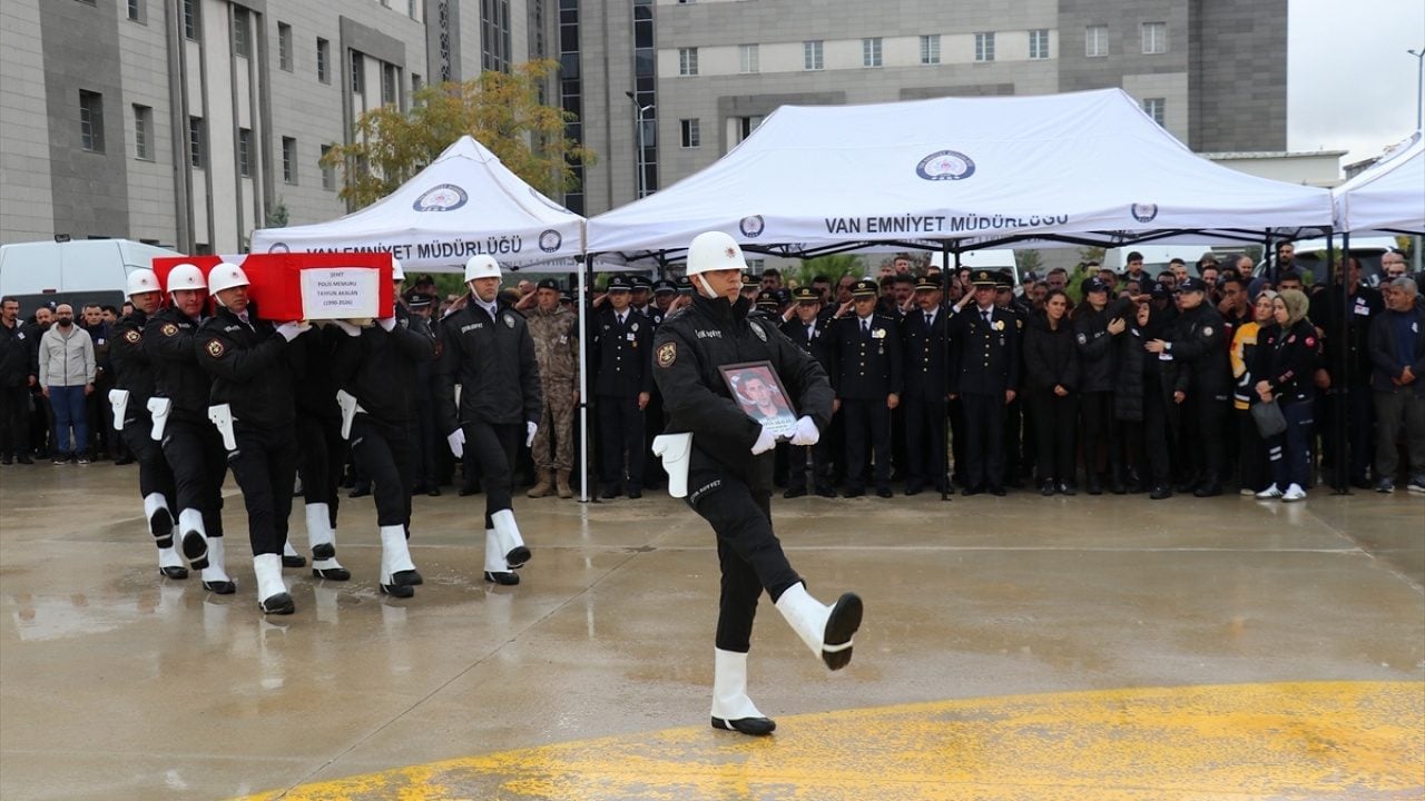 Foto - Şehit polis memuruna son görev
