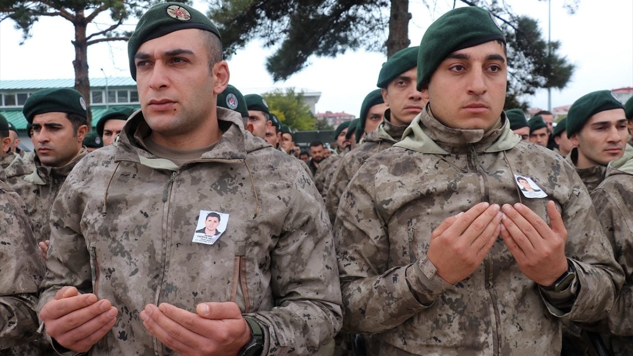 Foto - Şehit polis memuruna son görev