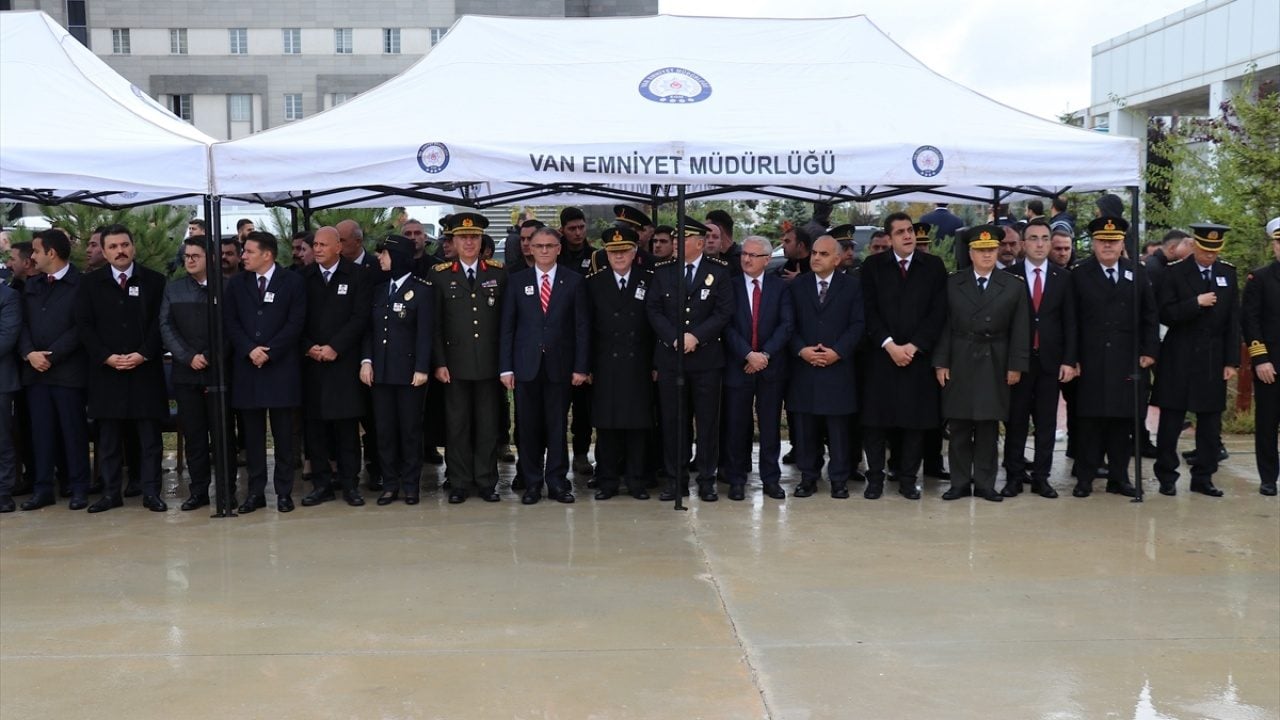 Şehit polis memuruna son görev