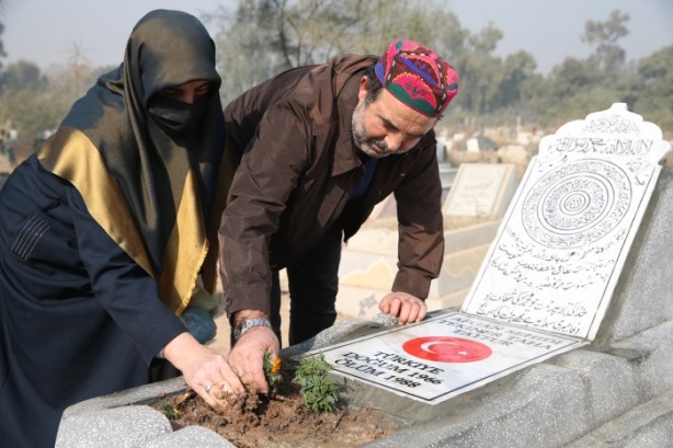Foto - Şehit Tekiner Tayfur'un Pakistan'daki mezarı bulundu