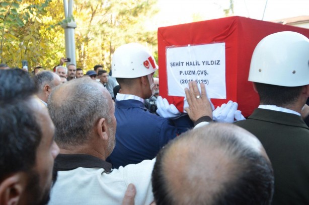 Foto - Şehit Uzman Çavuş Halil Yıldız, son yolculuğuna uğurlandı! Yürekleri yakan ayrıntı 