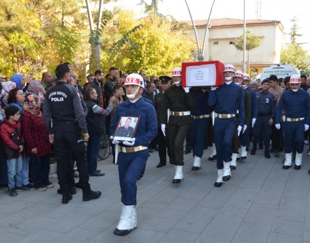 Foto - Şehit Uzman Çavuş Halil Yıldız, son yolculuğuna uğurlandı! Yürekleri yakan ayrıntı 