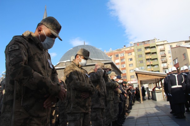 Foto - Şehit Uzman Çavuş Öztürk ve ailesi son yolculuğuna uğurlandı