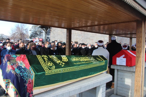 Foto - Şehit Uzman Çavuş Öztürk ve ailesi son yolculuğuna uğurlandı