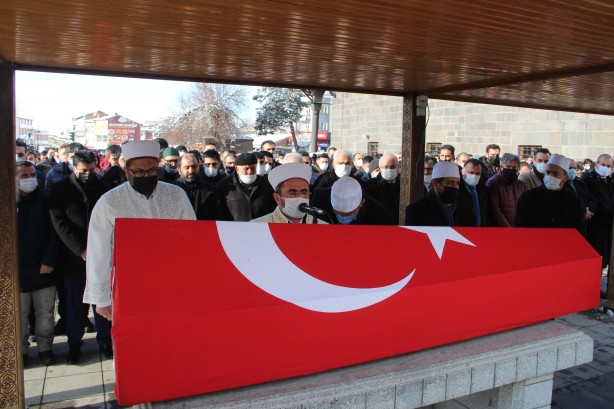 Foto - Şehit Uzman Çavuş Öztürk ve ailesi son yolculuğuna uğurlandı