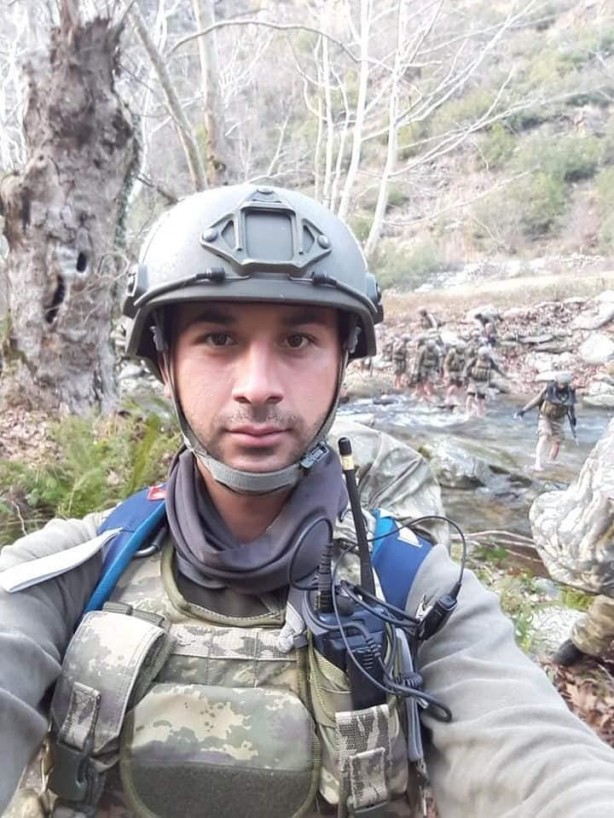 Şehit Uzman Çavuş Öztürk ve ailesi son yolculuğuna uğurlandı