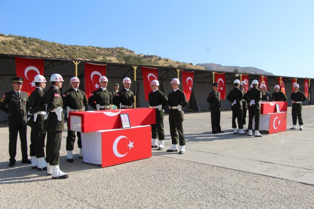 Foto - Şehitler son yolculuğuna uğurlandı
