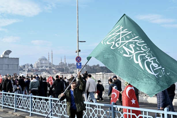 Foto - Şehitlerimize rahmet, Filistin'e destek, İsrail'e lanet! On binler Galata'da buluştu