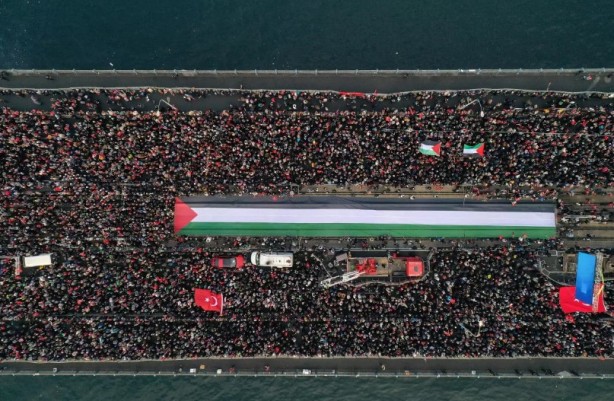 Foto - Şehitlerimize rahmet, Filistin'e destek, İsrail'e lanet! On binler Galata'da buluştu