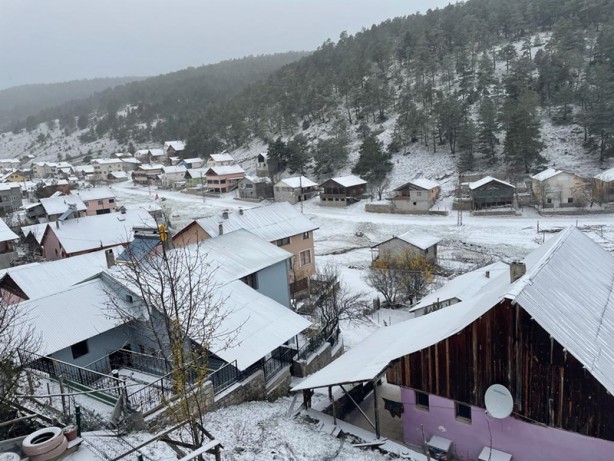 Foto - Şehre kar yağdı