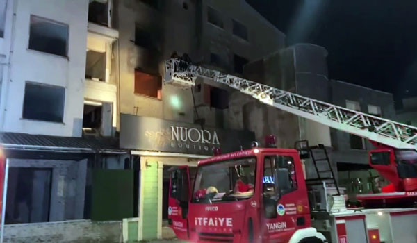 Şehrin göbeğinde korkutan yangın