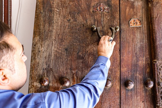 Foto - Şehrin tarihi ahşap kapıları için araştırma