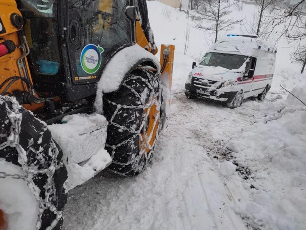 Foto - Şehrin yüksek kesimlerinde kar kalınlığı 1,5 metreye ulaştı