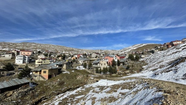 Foto - Şehrin yüksek kesimlerindeki derelerin yüzeyi buz tuttu