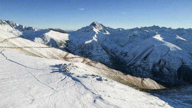 Foto - Şehrin yüksek rakımlı zirveleri beyaza büründü
