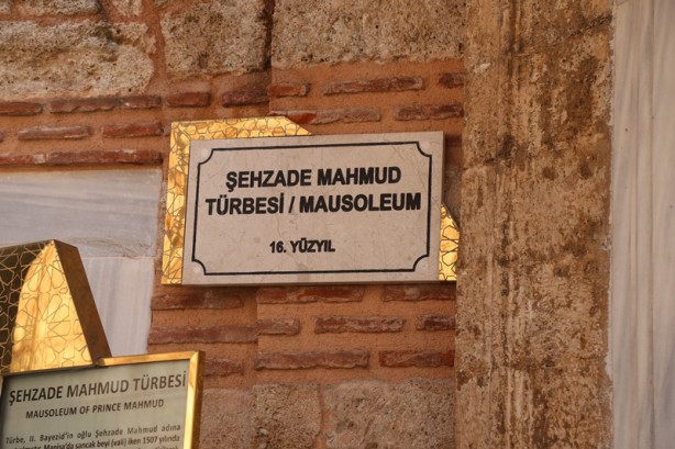 Şehzade Mahmud Türbesi