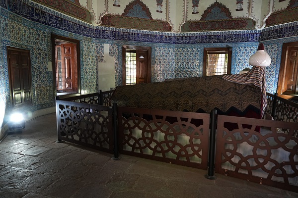 Foto - Şehzade Mustafa'nın türbesinde yürekleri sızlatan manzara