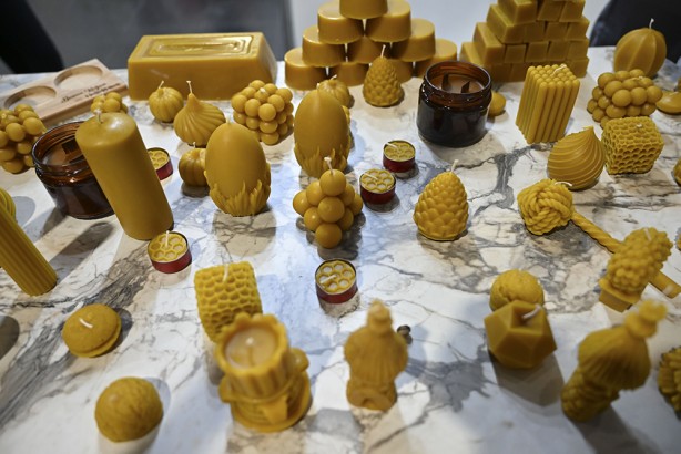 Foto - Şeker hastası olanlar görmesin! 2 dakikada 1 kilogram petek balı yediler!